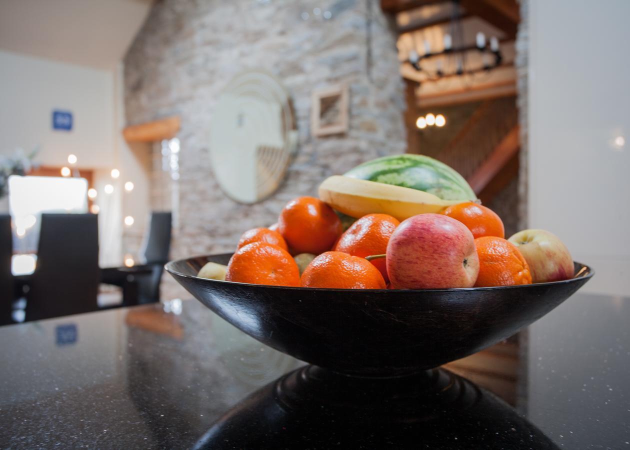 Bed and Breakfast Beudy Bach Cross Hands Экстерьер фото